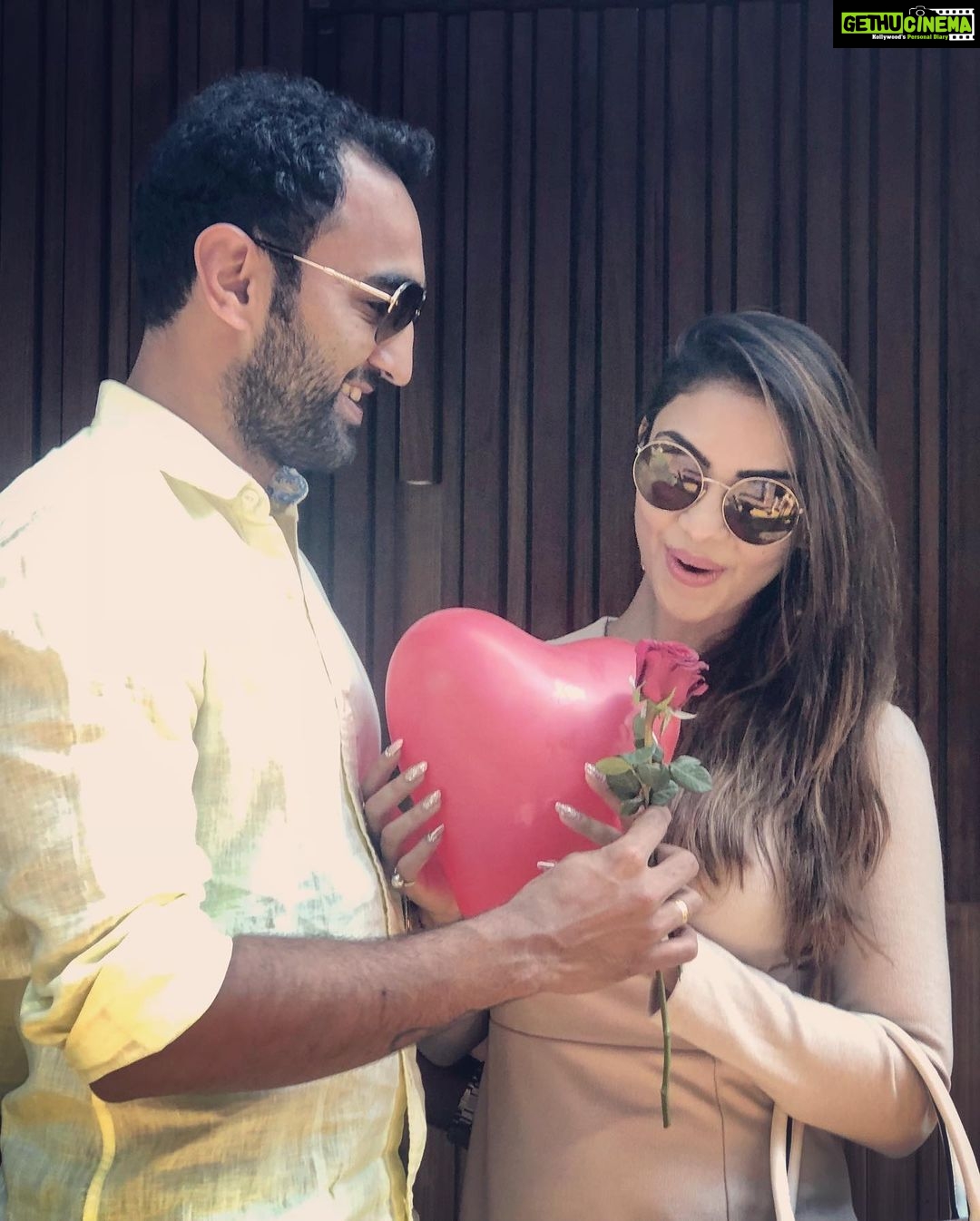 Pooja Banerjee Instagram - Happy Anniversary love @sandeepsejwal Out of the Blues, Bandra