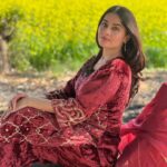 Prabh Grewal Instagram - ਖਿਆਲਾਂ ਵਿੱਚ ਰਹਿਣ ਵਾਲਿਉ , ਖਿਆਲ ਵੀ ਰੱਖਿਆ ਕਰੋ..!!🌹 #prabhgrewal #prabhgrewalofficial