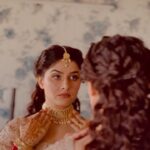Prabh Grewal Instagram - 💔 . . . . 💄 @adornedbyzeena 💆‍♀️ @hairbyrahulkainth 👗 @seobridalstudio_official ✨ @panjaban_gehna_13 📸 @capturing_master ❣️ @officialpriya_13