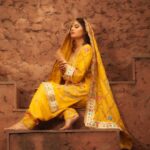 Prabh Grewal Instagram – Taaluq faraib hota hai ,
Tum ghair hi ache ho …💫♥️

#prabhgrewal #prabhgrewalofficial 

👗 @intrendzfashion_sukhjitkaur 
💄 @makeupzoneaus 
@makeupzone.ind 
@thirdeyepro13