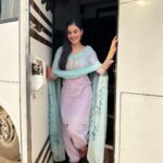 Prabh Grewal Instagram - ਮੈਂ ਉਹਨਾਂ ਚੀਜਾਂ ਤੋਂ ਬਹੁਤ ਖੁਸ਼ ਹਾਂ ਤੇ ਦੂਰ ਹਾਂ , ਜਿਨਾਂ ਦੀ ਮੈਂ ਗੱਲ ਨਹੀਂ ਕਰਦੀ ...!!🌸 Which one you like..?? 1,2,3 ☺️