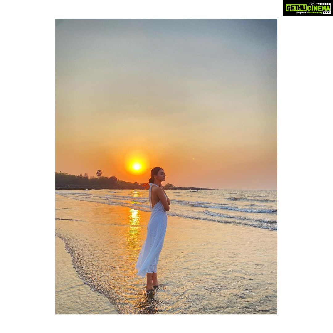 Pranali Rathod Instagram - Main Tenu Fer Milangi Kithe? Kis trah? Pata nahi Shayad tere Takhiyl di ~ Daak