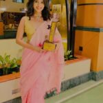 Pranali Rathod Instagram – BEST ICON FACE FEMALE 2021

Extremely overwhelmed to share my first ever award with y’all💖
This was impossible without all your love & support🌸
#grateful 
#akshara 
#yehrishtakyakehlatahai
