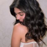 Pranali Rathod Instagram – 🤍
.
outfit- @nidhisanghvi__ 
makeup & hair- @makeupby.kinnari 
clutch – @oceana_clutches 
Styling @thecreative.blogs @vanyatripathi04
