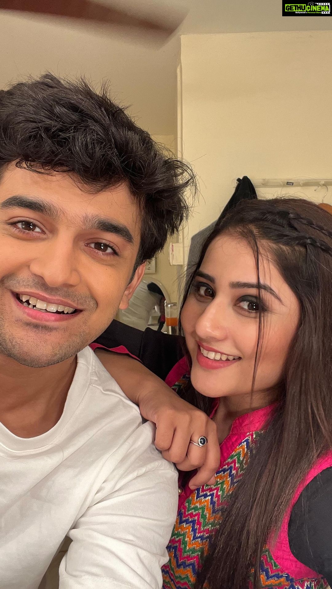 Pravisht Mishra Instagram - Can we be friends ??😜 . #bannichowhomedelivery #reelinstagram #explore #explorepage #newreel #pravist #charmie #starplus #reelsvideo