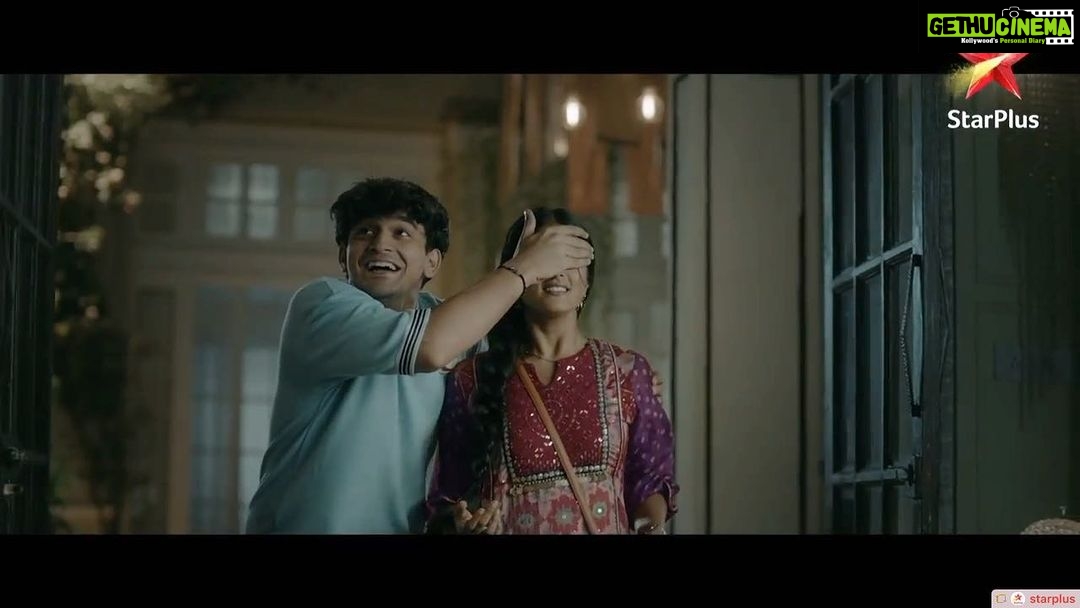 Pravisht Mishra Instagram - Yuvaan ne Banni ko diya ek khaas birthday surprise. Kya is surprise ki tarah, Banni ke liye ye rishta bhi bann raha hai special? Jaanne ke liye dekhiye, #BanniChowHomeDelivery, Somvaar se Shanivaar, raat 9 baje, StarPlus aur kabhi bhi Disney+ Hotstar par. @ulkagupta @pravisht_m