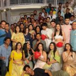 Pravisht Mishra Instagram - Congratulations 🎉 #teambannichowhomedelivery @pravisht_m @jaladhsharma @immi.nabi @chawlarajendra @parvati_sehgal @poojaa_singh_ @dopmanishsharma @neharana03 @guptainji @vishaalpuri @harshvasishth @anand2143 @manishkhattri @palakagrawal123 @aroraprity @shashisumeetproductions @manosisengupta @anushka_merchande @debalinadasofficial #bannichowhomedelivery #starplus Film City