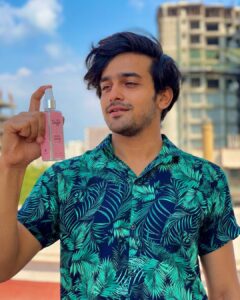 Pravisht Mishra Instagram - #diwaligiveawayalert 
Diwali vibes still lasts💫
Celebrating with one of my favourite skincare brand in town 😍  @deyga_organics 

Would you like to win 2K worth of products ?? 

How to win ? 

1) Follow 
@deyga_organics & @deygafarm 🌿

2) Drop a comment on what's your favourite from @deyga_organics 

3) Tag your friends in comment section to run an extra mile to win. 

Super, you are done & 3 winners will be announced on *November 13* & the products will be knocking your doorstep ! 
.
.
#pravishtmishra #skincare #choosepurechoosedeyga #pravi #love #happy #chancetowin #favourite