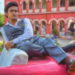 Pravisht Mishra Instagram - "Oscar Wilde said that if you know what you want to be, then you inevitably become it…that is your punishment, but if you never know, then you can be anything. There is a truth to that. We are not nouns, we are verbs. I am not a thing…an actor, a writer…I am a person who does things…I write, I act…and I never know what I am going to do next. I think you can be imprisoned if you think of yourself as a noun." 📷 :@mangeshk30 sir!
