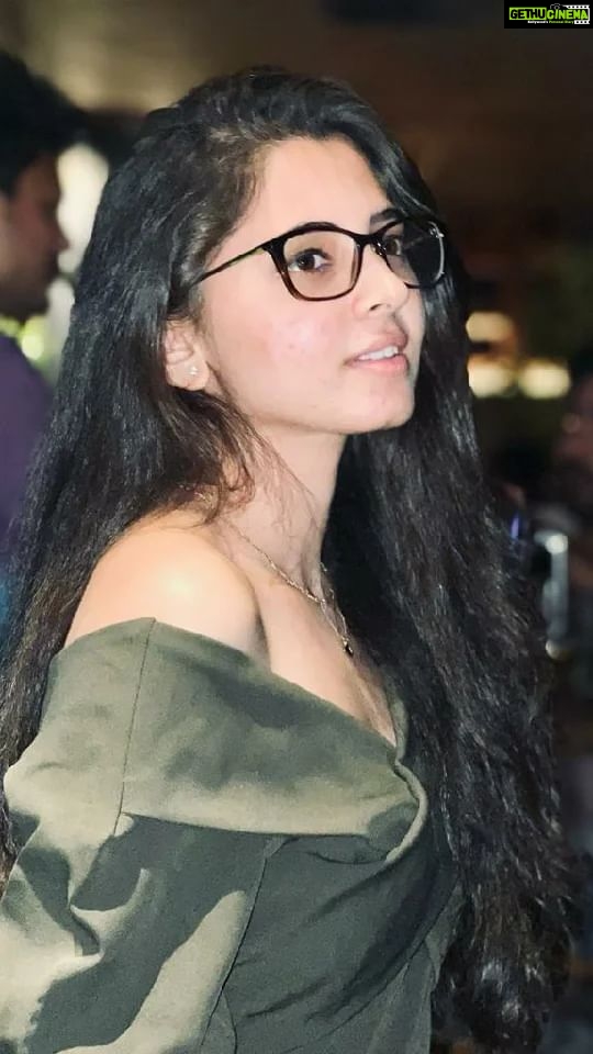 Preethi Asrani Instagram - Monday Vibinnn 👽💚✨