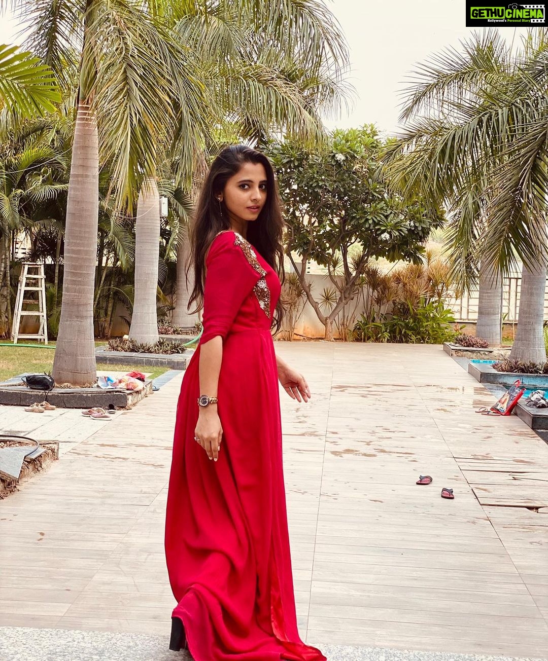 Preethi Asrani Instagram - Rêvasser ♥️🦢 . . Outfit : @romaneecontirs ✨