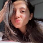 Preethi Asrani Instagram - Peace and Pout! 🤍 Sending lots of love to ya”ll!!! P.S: Messy hair, don’t care 💁‍♀️ Ok bye!