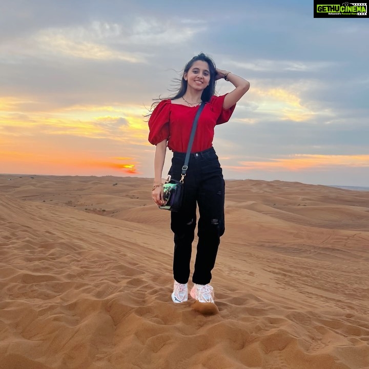Preethi Asrani Instagram - Carpe diem! ☀️ . . #dubaidays #dessertsafari🐪