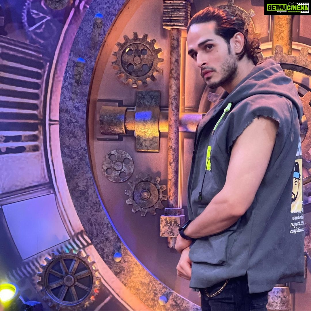 Priyank Sharma Instagram - Styled by : @__snehasharma___