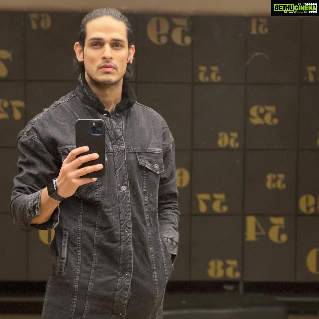 Priyank Sharma - 74.6K Likes -
