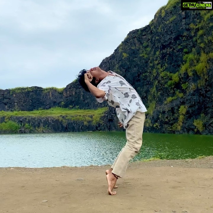 Priyank Sharma Instagram - When your art meets devotion, you’ll find god. @yashkanojia_ 🤍#aaspaashaikhuda ❤️ . . #whenimetgod #loveistheanswer #explore #within #support #art #artist #dance #godisgood #godislove #godisgreat #aaspaashaikhuda #instagram #yashkanojia #india
