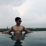 Priyank Sharma Instagram - Happiest birthday to you Anu ❤️ Yes a late one but you are always in my heart ❤️ I love you bade bhai 😘 btw I am 26 here 😉 @anubhavvsharmaa