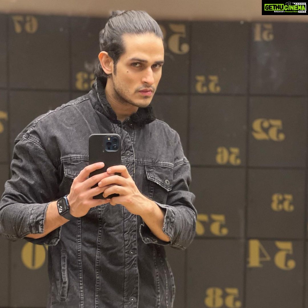 Priyank Sharma - 74.6K Likes -