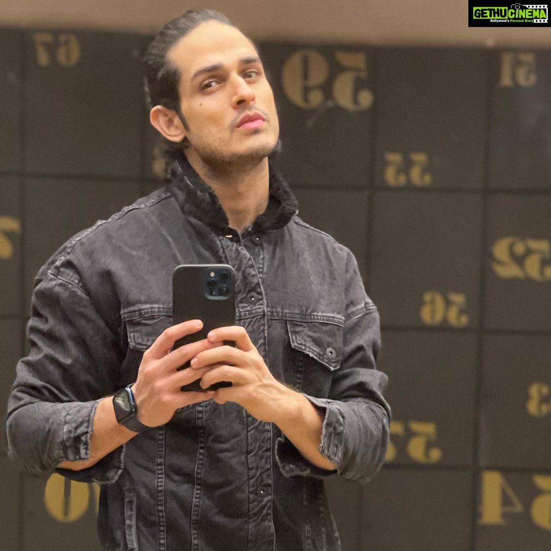 Priyank Sharma - 74.6K Likes -