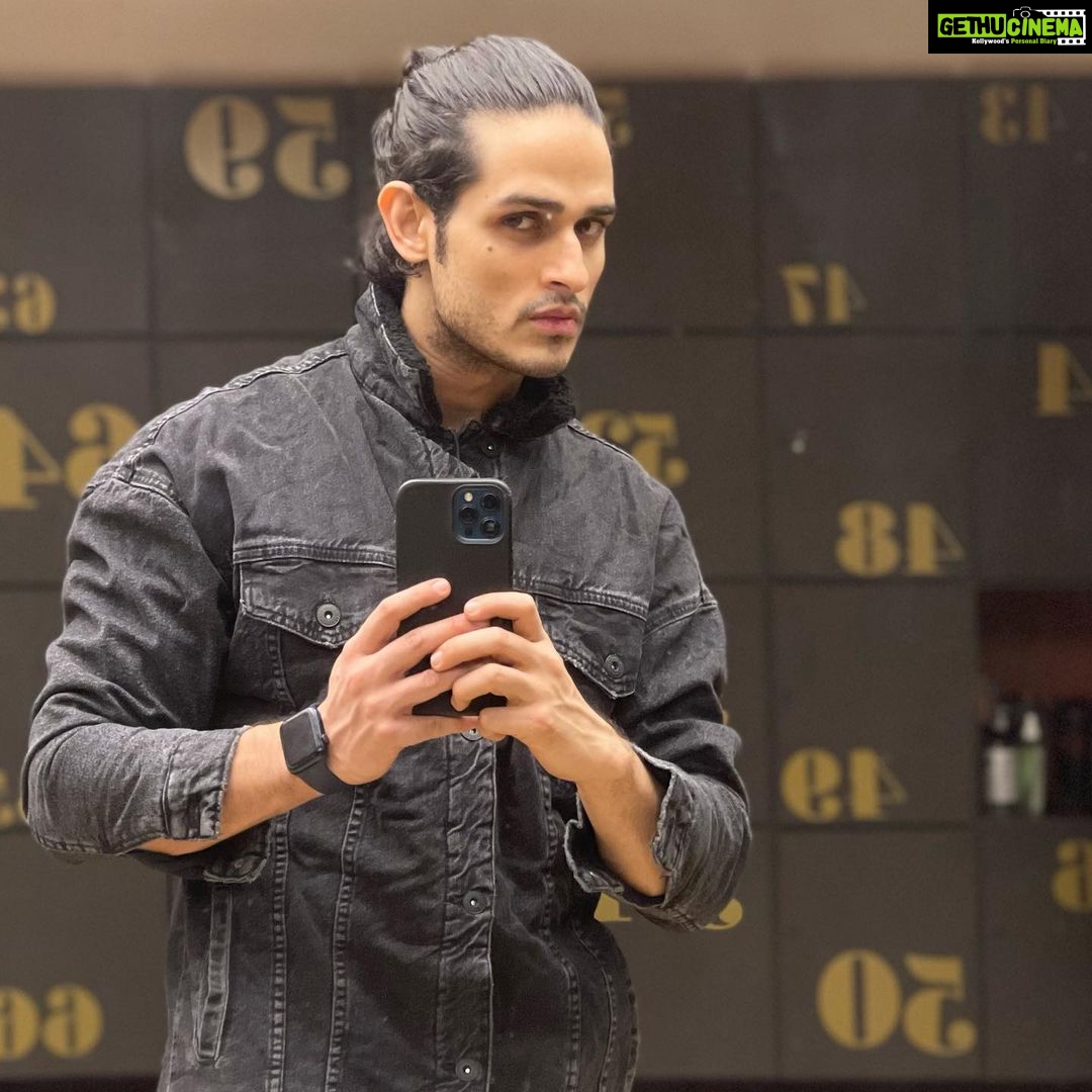 Priyank Sharma - 74.6K Likes -