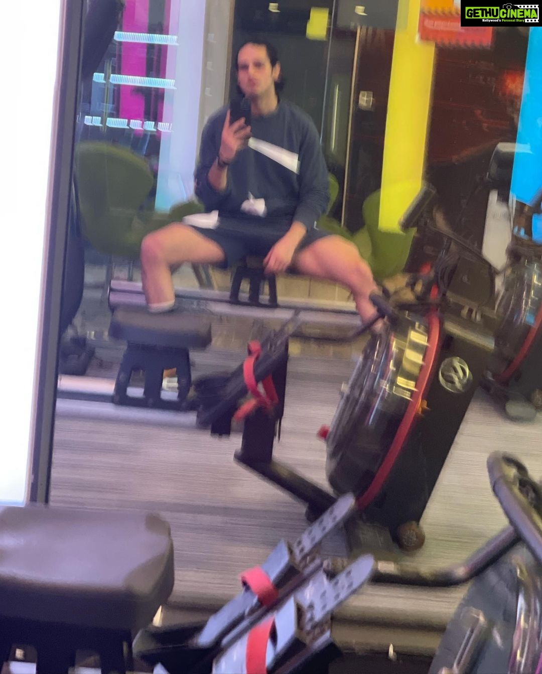 Priyank Sharma Instagram - Abusing my Instagram today . Kyunki dikh(a)na bhi toh zaroori hai !