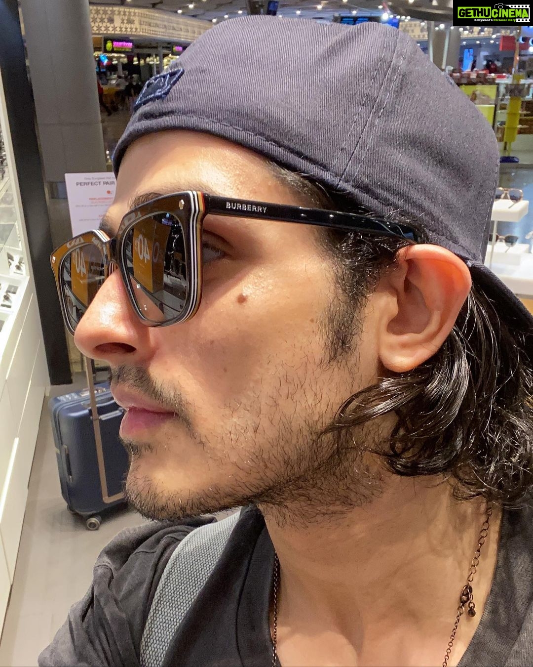Priyank Sharma Instagram - Airport trials !