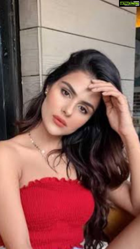 Priyanka Chahar Choudhary Instagram - First they target her, then they follow her footsteps! π #ParifortheWin @colorstv @voot @vootselect @endemolshineind @beingsalmankhan Edit: @ashmaneditors . . . . #UnbeatablePriyankaChahar #PriyankaChaharChoudhary #PriyankaChaharChoudharySupremacy #PriyankaIsTheBoss #PriyankaPaltan #PriyankainBB16 #BB16 #BiggBoss #Colors #Voot #SalmanKhan #BBQueenPriyanka #BossBabePriyanka