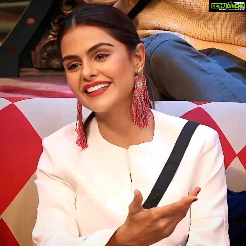 Priyanka Chahar Choudhary Instagram - Dear Priyanka Paltan, This is your last chance to prove your love for Pari through the #MyGlamm contest! This is also our only way to let her know how much she really is loved! You know this would mean a lot to her β€οΈ Let's give it our all! Keep voting! πππ₯ Let's get it! Outfit - @phasesbyalisha Stylist - @roshni0819 Team- @___neerajpandey___ @colorstv @voot @vootselect @endemolshineind @beingsalmankhan . . . . #UnbeatablePriyankaChahar #PriyankaChaharChoudhary #PriyankaChaharChoudharySupremacy #PriyankaIsTheBoss #PriyankaPaltan #PriyankainBB16 #BB16 #BiggBoss #Colors #Voot #SalmanKhan #BBQueenPriyanka #BossBabePriyanka
