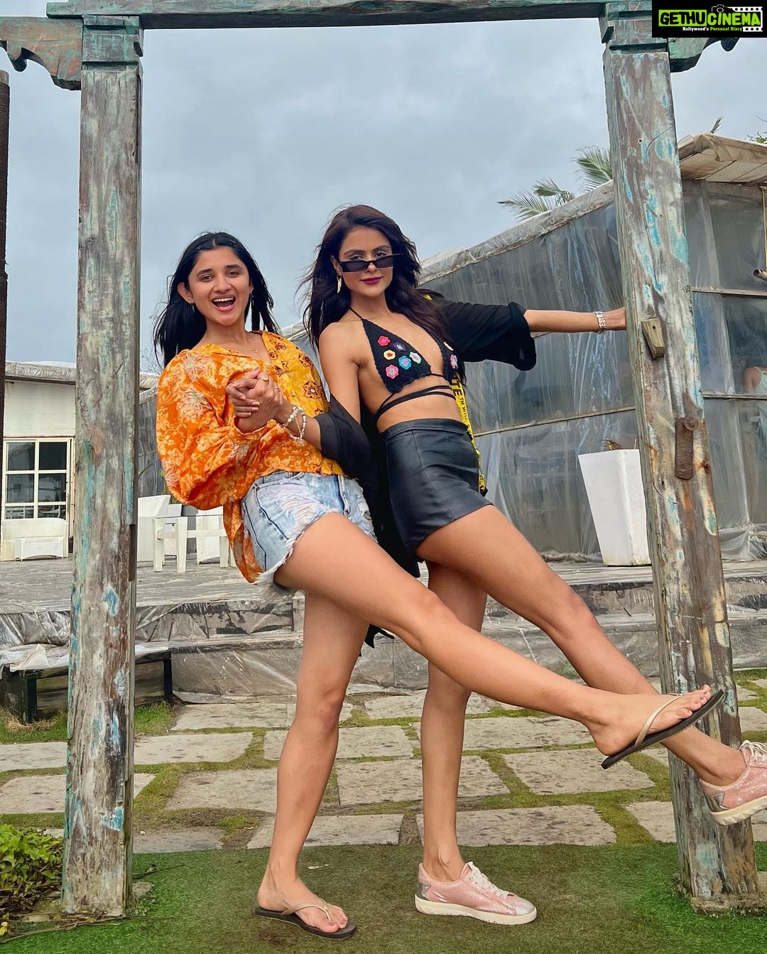 Priyanka Chahar Choudhary Instagram - Mandatory Birthday post for my secret keeper ♥️ @priyankachaharchoudhary (aapki tejo )