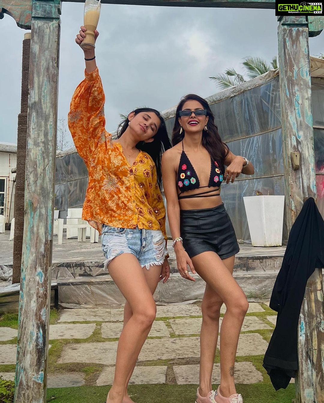Priyanka Chahar Choudhary Instagram - Mandatory Birthday post for my secret keeper ♥️ @priyankachaharchoudhary (aapki tejo )