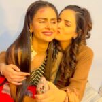 Priyanka Chahar Choudhary Instagram - She knows I’ll stay forever ❤️ @priyankachaharchoudhary #forever #mahijo #udaariyaan #bestfriends #bestfriend #favoriteperson #tejo #tejosandhu #mahi #mahivirk #priyankachaharchoudhary #rashmeetkaursethi #love #trendingreels #trending #explore #explorepage