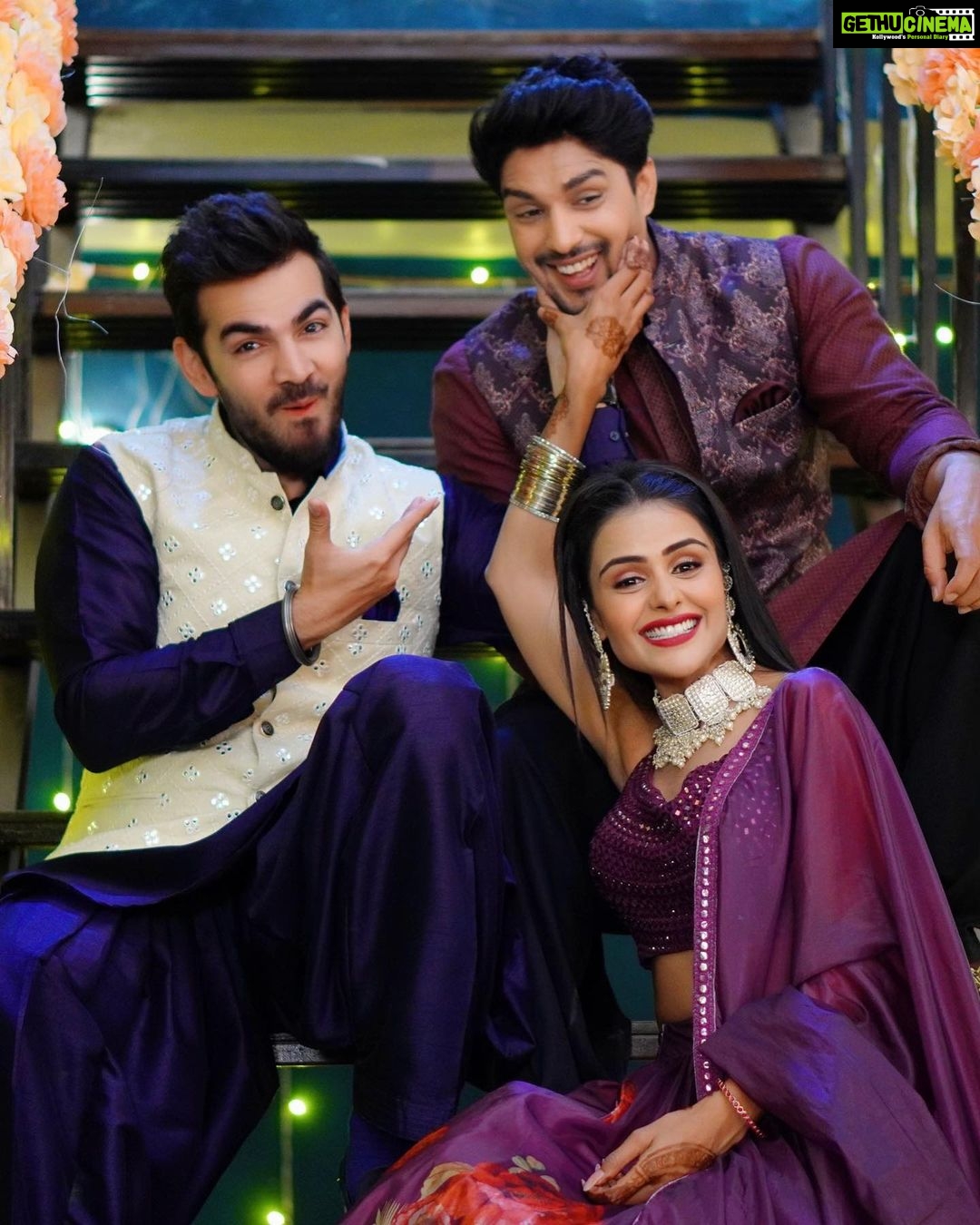 Priyanka Chahar Choudhary Instagram - My most adorable people on setπΊπ»πΊπ»π©πΎβπ¦―