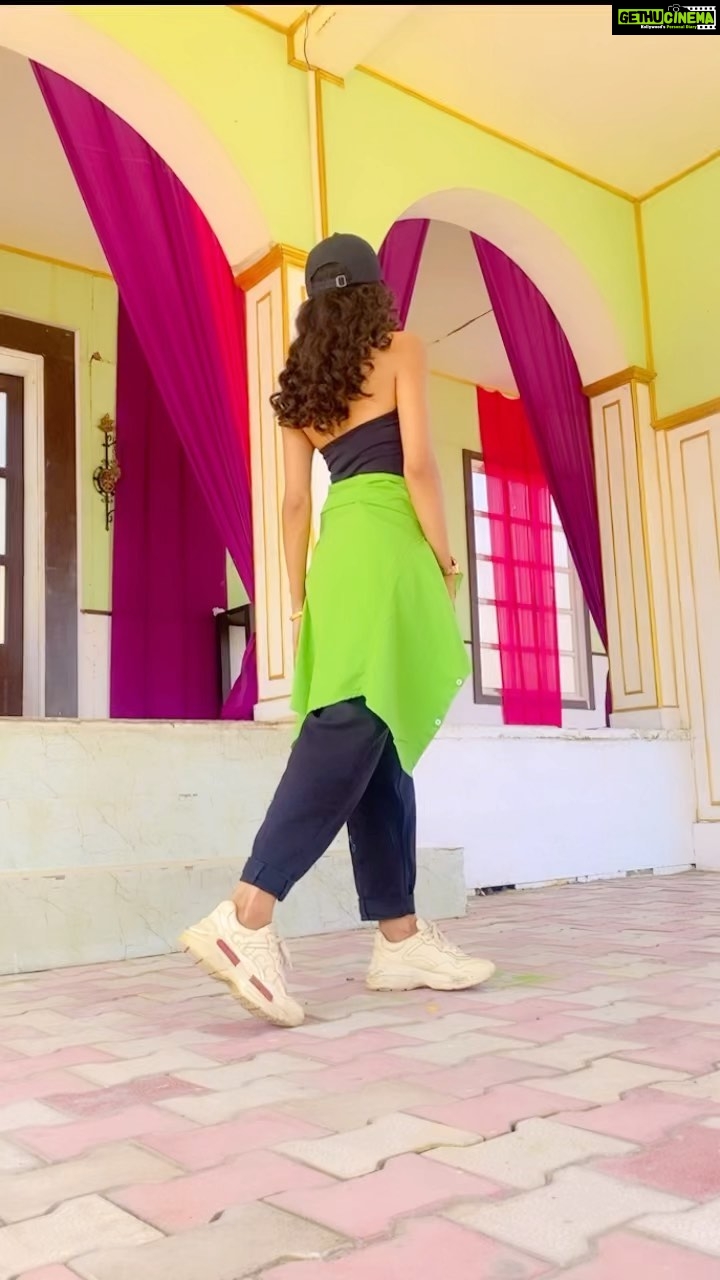 Priyanka Chahar Choudhary Instagram - Finally a song i can dance on! Did the #majnu dance challenge 💃🏻 @vikas_photographer_