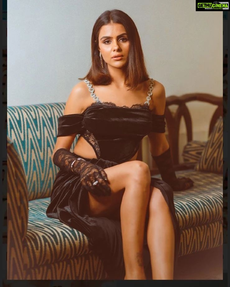 Priyanka Chahar Choudhary - 1.1 Million Likes - Grateful beyond words for winning not just one, but two awards in a single day! Being named 'Youth Icon' and 'Style Icon' means the world to me. To my dear fans, thank you for your unwavering support and love. This recognition is as much yours as it is mine. I promise to keep working hard and inspiring the youth with my style, grit and determination. Cheers to new beginnings! ❤️
Photographer: @navneet_photography
Makeup: @shapeyourface_withyj
Hair: @abidansanri
Stylist: @roshni0819
Assistant stylist: @shivanishelar_97
Black outfit: @thechiqueavenue
Jewellery: @jewelryaccent
Saree: @ananshh.official
Jewellery: @jewelryaccent
#FirstAwardEver #GratefulHeart #YouthIcon #StyleIcon #PriyankaChaharChoudhary