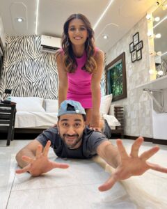 Raghav Juyal Instagram - The sacred feminine 🌹🏔🏔🏔
Neeti diii u are my inspiration , 
Singer: @neetimohan18
Music: @abhijitvaghani
Music on @surneetimusic 
Lyrics: @shlokelal
Directed by: @mohanshakti
D.O.P & edited by: @souravsharmaofficial
Costume Designer: @officialsaishashinde
Photography by: @avigowariker
Styled by: @stylebysaachivj

Starring: @neetimohan18 @mohanshakti & @muktimohan

Song recorded by @rumdeabhay
@purple_haze_studio

Song Mixed by @mixedbyaftab 

#NAARIxMohanSisters  #InternationalWomensDay
#Surneeti #NeetiMohan #ShaktiMohan #MuktiMohan #Naari