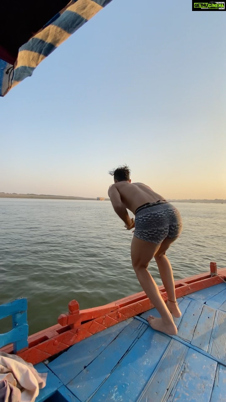 Raghav Juyal Instagram - River rafting by , तन्हाई adventure company , Rishikesh 😂😂 The Arches Rishikesh