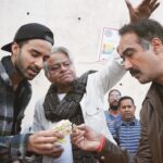 Raghav Juyal Instagram - नया साल मुबारक ❤️ @imsanjaimishra @ranvirshorey @ravi916249singh #Repost @hasal_movie ・・・ #Hasal Varanasi - काशी - बनारस