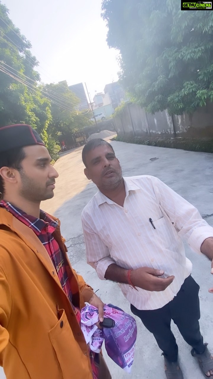 Raghav Juyal Instagram - Dr साहिबा के साथ उनका मुंशी