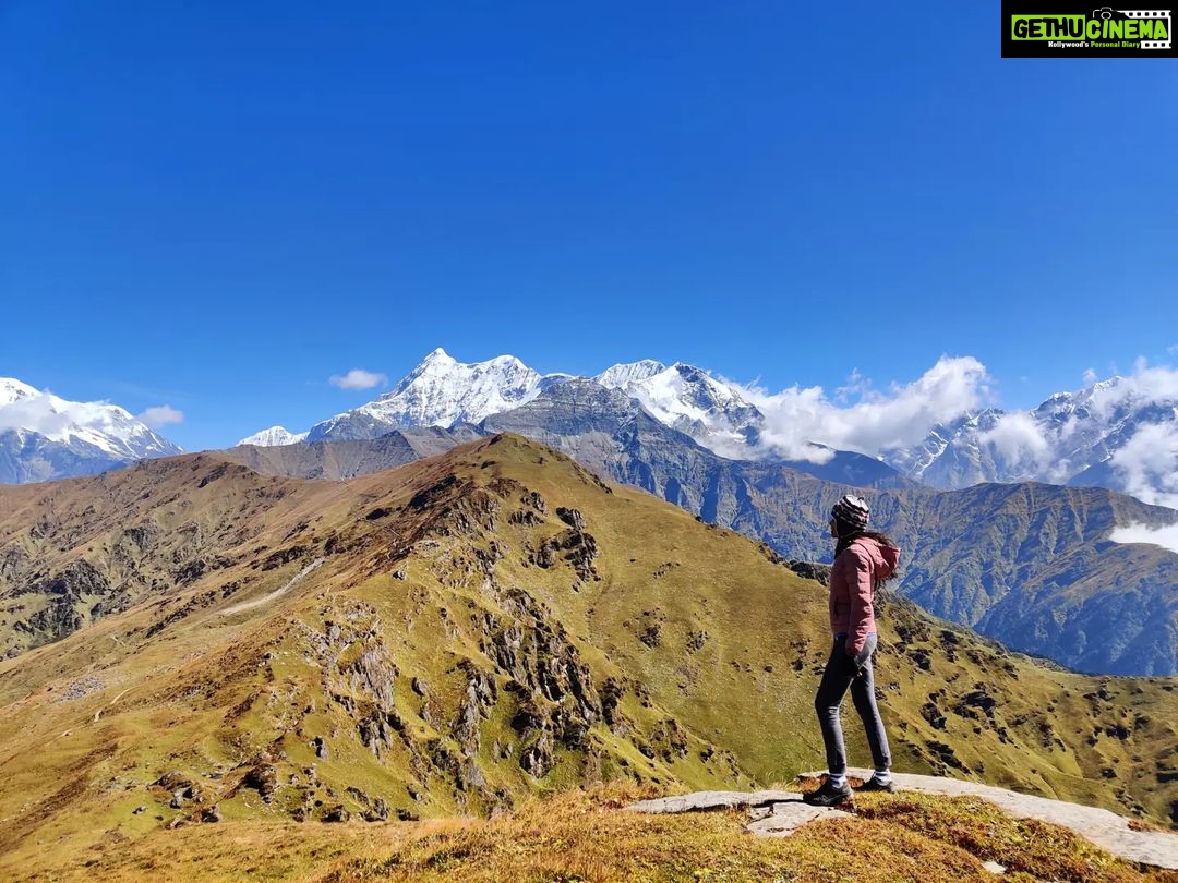 Raghav Juyal Instagram - Ali Bedni Bugyal trek done ✅ In frame: @gracenpride What a view 😍 Join our next batch on 12th October. Dm for details 🤠 . . . . . . Follow @prakshep.bisht for rural lifestyle living experience! Follow our latest venture: @maatidera For trekking, camping and hiking DM @gotravist . #trek #camp #europe #train #incredibleindia #running #climbing #health #maatidera #fitness #food #love #mountains #world #mountaineering #explore #travel #tour #outdoors #gotravist #himalaya #himalayan #peaks #snow #summers #winters #uttarakhand #ruralifestyleliving #nature #pahadiprakshep Ali Bedni Bugyal Trek