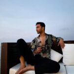 Raghav Juyal Instagram - 🌅 @pickyourtrail @lilybeachresortmaldives #Pickyourtrail #LilyBeach #Ilovelily Lily Beach Resort & Spa at Huvahendhoo, Maldives