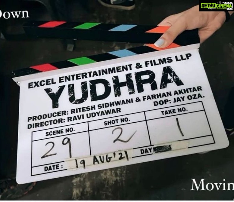 Raghav Juyal Instagram - π₯ excited πΈπΈπͺπͺ𦦠@excelmovies @faroutakhtar @ritesh_sid @raviudyawar @siddhantchaturvedi @malavikamohanan_ @siddhantchaturvedi @malavikamohanan_ @kassimjagmagia shridhar_raghavan @ravibasrur @vishalrr @zeemusiccompany #AkshatGhildial #AAFilmsIndia