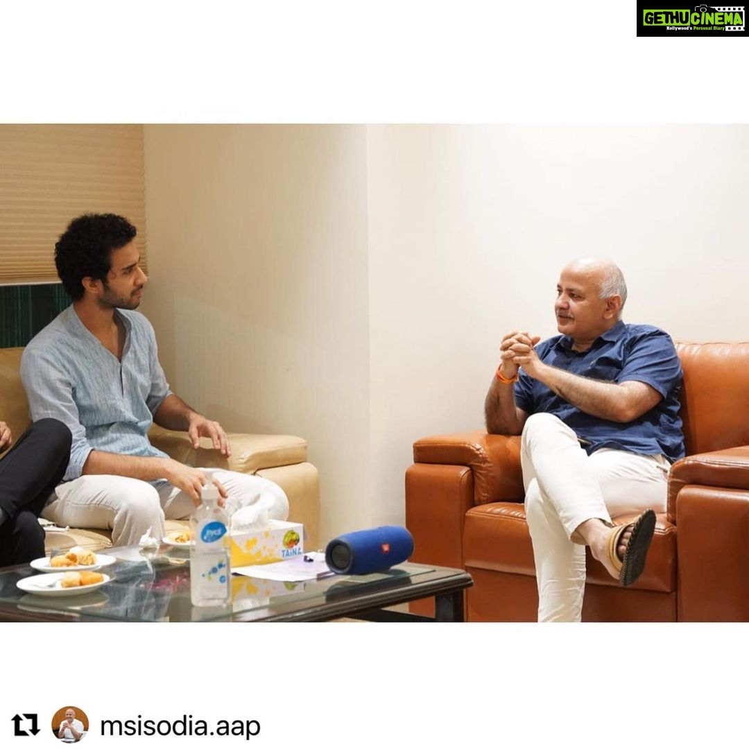 Raghav Juyal Instagram - #Repost @msisodia.aap with @make_repost ・・・ I had a delightful evening with the very talented @raghavjuyal and discussed on how one can have a positive impact in the society. I have admired the work he has been carrying out during the Covid crisis. @yashasvijuyal @milliondaughtersfoundation @shutupviraj @priyanshu_a0606 @dilipkpandey @salvus.cares @ishanbhandarii