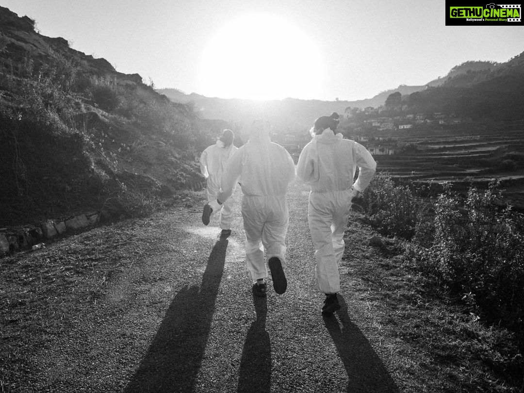 Raghav Juyal Instagram - A lady’s death on Sunday in Pauri is a sign of how poverty, fear and a lack of facilities are adding to COVID-19 fatalities in remote villages, where many shun tests for fear of testing positive and being forced to go to hospital far from home. (Image 3) Other than covid kits everyone in the higher Himalayas are in dire need of ration kits. The administration quotes that ration is not a problem, then what are these requests of people existing on ground pleading to volunteers of different organisations to help them get ration kits. (Image 5) On our second day in Pauri with the intensive research and ground report of Siddharth Singh Rawat we decided to visit Kot and provided ration kits to the covid effected Patients and their families (Image 8) The Human face of Covid 19 is effected economically as well as physically. In one of the best community health centres of the district the medical officer requests us to help their sweeper get his one year due payment so that he can feed his family of six. We are slowly reaching towards a predicted third wave. If together we end up solving basic problems we might stand up and defend ourselves and our fellowmen Also a quick reminder of the past Straight from Ramayan जब कोई राजा अपने कर्तव्य पालन में असफल होता है तब ऐसा होता है,अकाल मृत्यु होती है, पाप बढ़ता है और हर तरफ अव्यवस्था फैलती है।