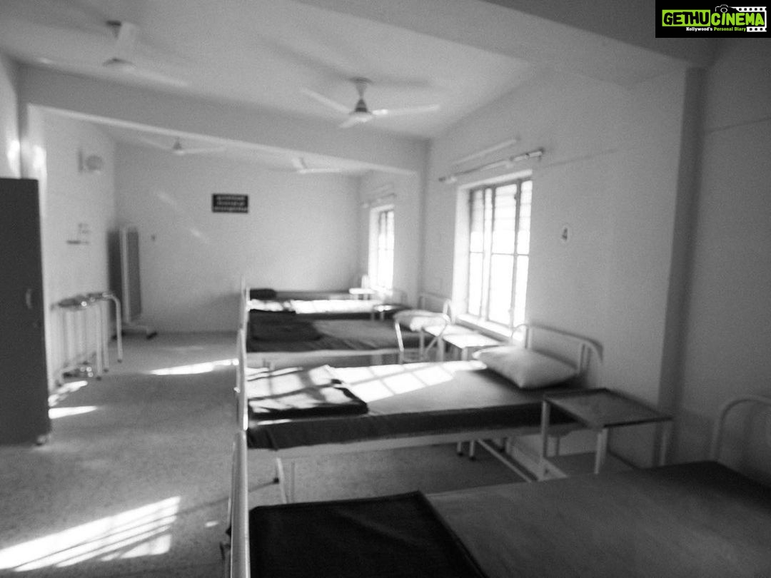 Raghav Juyal Instagram - A lady’s death on Sunday in Pauri is a sign of how poverty, fear and a lack of facilities are adding to COVID-19 fatalities in remote villages, where many shun tests for fear of testing positive and being forced to go to hospital far from home. (Image 3) Other than covid kits everyone in the higher Himalayas are in dire need of ration kits. The administration quotes that ration is not a problem, then what are these requests of people existing on ground pleading to volunteers of different organisations to help them get ration kits. (Image 5) On our second day in Pauri with the intensive research and ground report of Siddharth Singh Rawat we decided to visit Kot and provided ration kits to the covid effected Patients and their families (Image 8) The Human face of Covid 19 is effected economically as well as physically. In one of the best community health centres of the district the medical officer requests us to help their sweeper get his one year due payment so that he can feed his family of six. We are slowly reaching towards a predicted third wave. If together we end up solving basic problems we might stand up and defend ourselves and our fellowmen Also a quick reminder of the past Straight from Ramayan जब कोई राजा अपने कर्तव्य पालन में असफल होता है तब ऐसा होता है,अकाल मृत्यु होती है, पाप बढ़ता है और हर तरफ अव्यवस्था फैलती है।