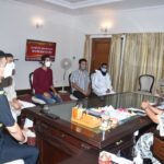 Raghav Juyal Instagram - #Repost @satishuk69 with @make_repost ・・・ Actor & dancer Raghav Juyal made a courtesy call on the Governor, Baby Rani Maurya, on Wednesday at Raj Bhavan, Dehradun. Governor appreciated the work done by Juyal and his team in the far flung areas of Uttarakhand during the pandemic. @raghavjuyal @babyranimaurya @rachitajewelofficial @yashasvijuyal @ishanbhandarii @shutupviraj @salvus.cares Raj Bhavan (Uttarakhand)