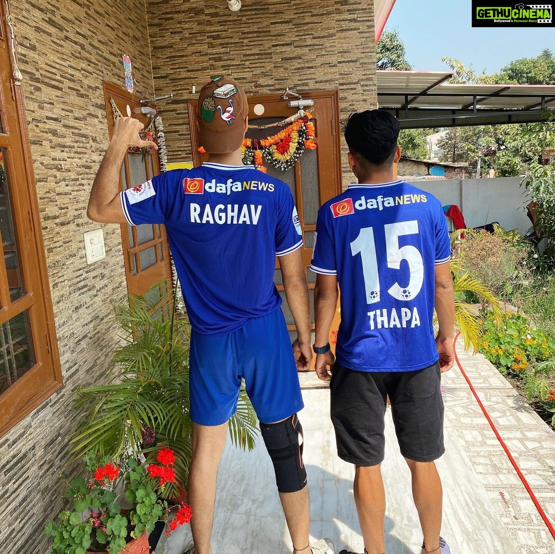 Raghav Juyal Instagram - देहरादून वाइब , @thapa.42 @krishna_chaudhary_09 @chennaiyinfc Dehra Dun, India