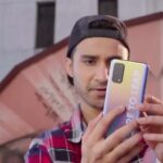 Raghav Juyal Instagram - Slo-mo dance is cool, slo-mo scrolling - not so much! That’s why I need #realmeX7Pro with 120hz Super AMOLED Display, smoothness & clarity at its best . Time to #XperienceTheFuture with 5G Smartphone. @realmeindia