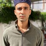 Raghav Juyal Instagram – पल भर के लिए कोई हमें प्यार कर ले 
Ironically ही सही 

कहीं तो देखा था ये 🤔
