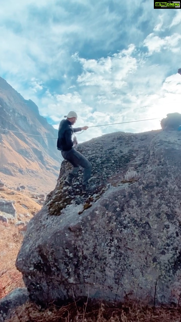 Raghav Juyal Instagram - @0the_lost_traveller @kharola_yash and me on top of this rock