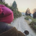 Raghav Juyal Instagram - गाने ने कह दिया सब , मैं अपनी बकलोलि काहे पेलूँ? Camera work - @kharola_yash @meri_nazro_se #sankri #uttarakhand #uttarakhandtourism #salvus